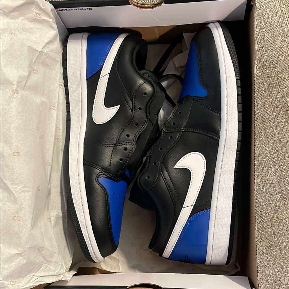Jordan 1 Low Nike men’s size 11